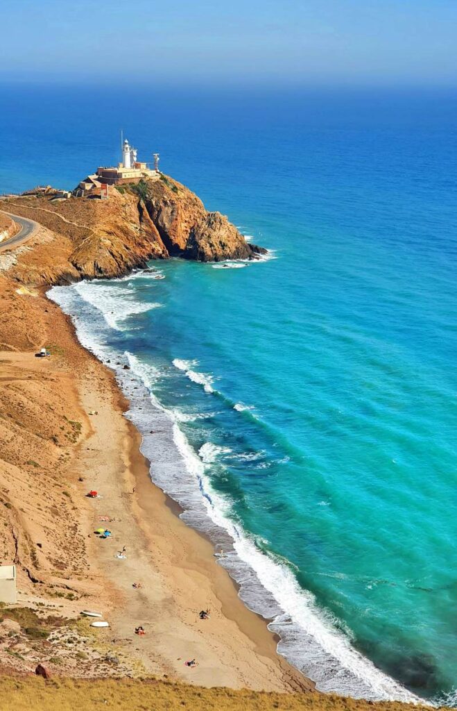 Kustlijn en vuurtoren van Cabo de Gata